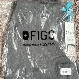 Regular Fit Yola™ Skinny Scrub Pants *Brand New - Never Been Worn*